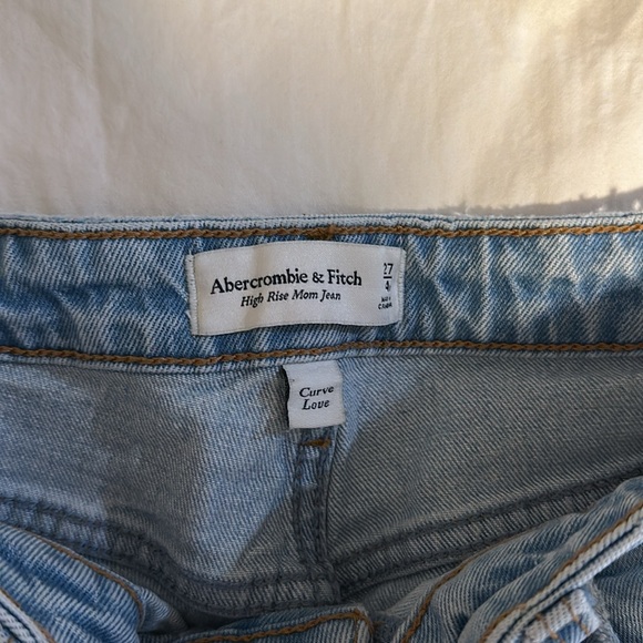 Abercrombie High Rise Mom Jeans - Picture 2 of 3